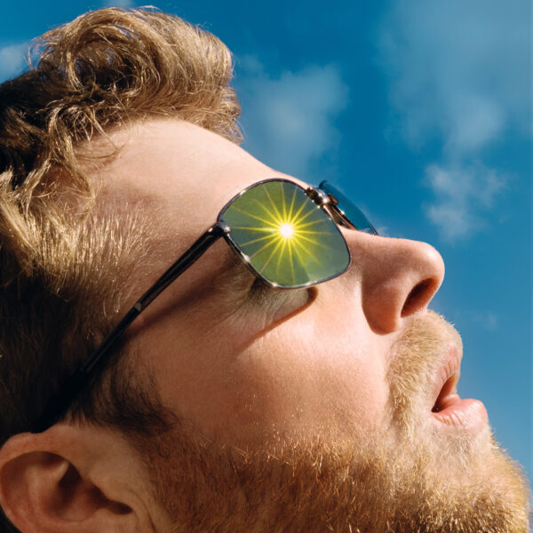 Album art Alex Warren - FEVER DREAM