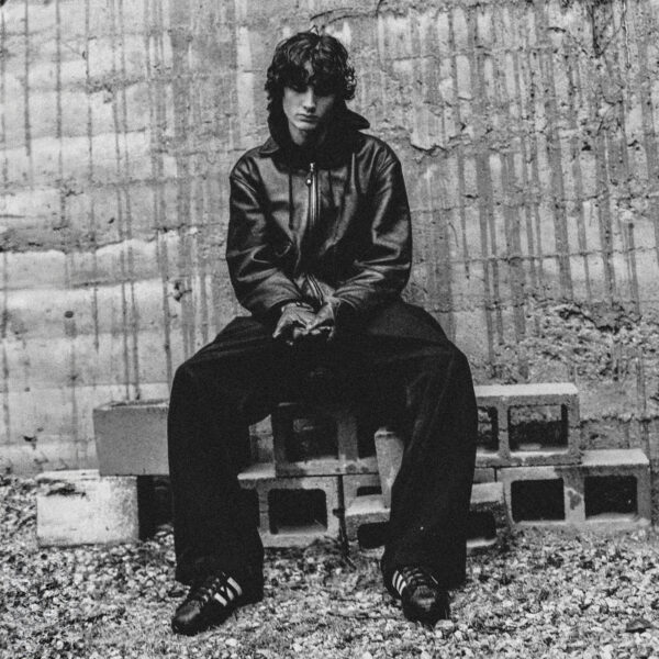 Album art sombr - Undressed