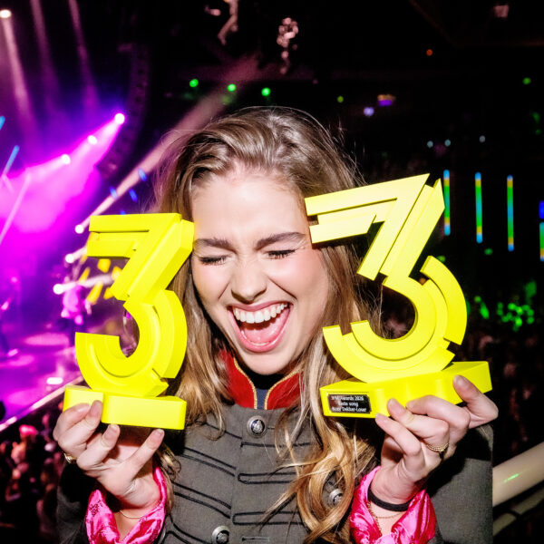 Roxy Dekker pakt dubbele winst op de 3FM Awards, check hier alle winnaars