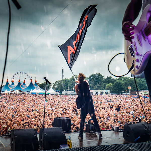 Duik in de 3FM Festival Top 999: 'Amigo'