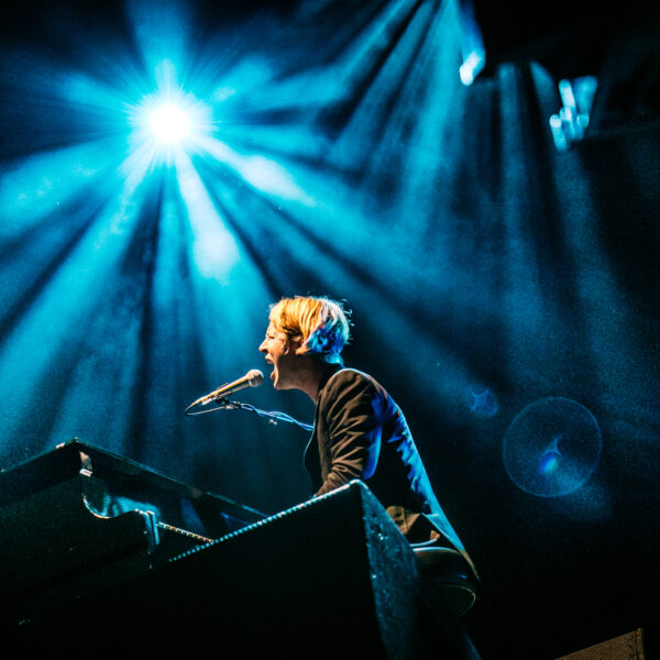 Hint Tom Odell naar een show op Pinkpop?