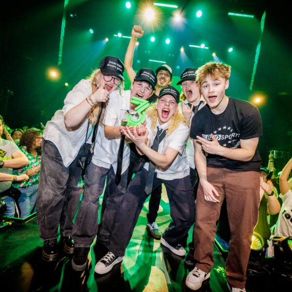 Joost-fans winnen de allereerste Beste Fan-award tijdens de 3FM Awards