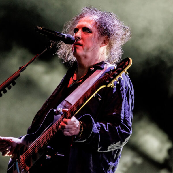 3voor12: The Cure speelt alsof het hun laatste show is