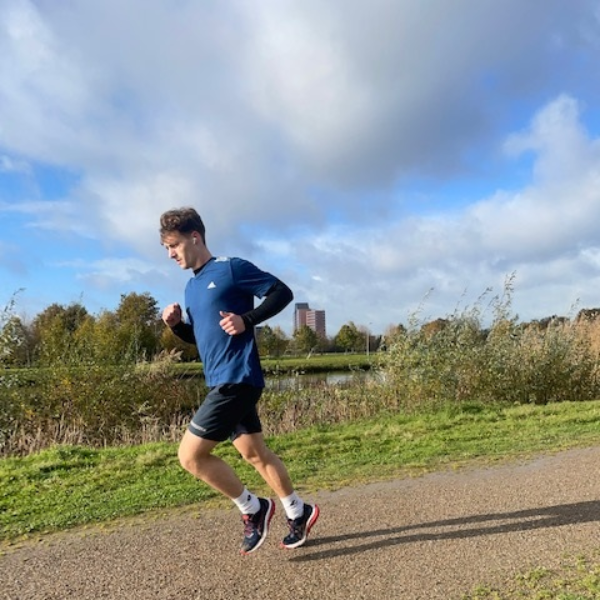 Joep (19) verloor op zijn zevende zijn vader aan ALS: "Hij is nog steeds mijn superheld"