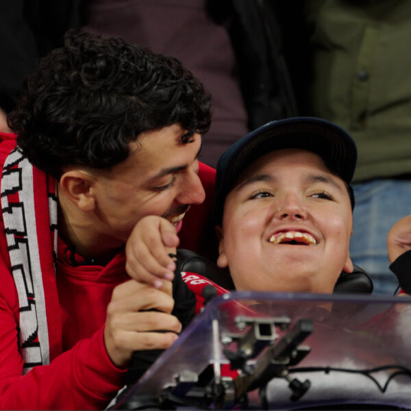 Riyad (14) kan door medicatie leven met zijn spierziekte