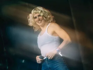 3voor12: Amyl and the Sniffers opent de botsautobaan op Lowlands 2026