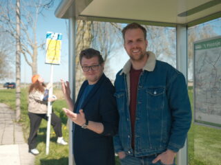 Rob & Wijnand zoeken de Beste Bushalte van Nederland