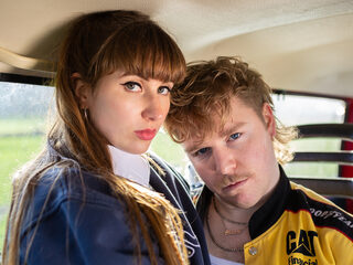 Ontmoet de artiest achter de Sanders Vriendenteam Teamsong: KUZKO