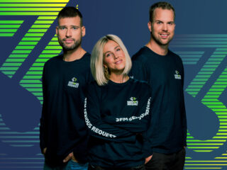 Barend, Nellie en Wijnand het Glazen Huis in tijdens 3FM Serious Request