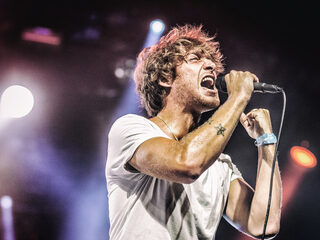 Paolo Nutini brengt nieuwe tracks ‘Acid Eyes’ en ‘Petrified In Love’ uit