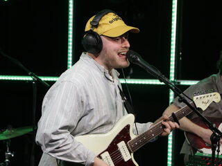 Waltzburg met 'Inbetween' en Fleetwood Mac cover in de 3FM Live Box