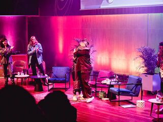 Nu te horen: de seizoensfinale van de Lesbische Liga