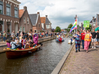 3FM Pride trekt honderden mensen naar Kollum: "Laten zien wie je bent is het beste protest"