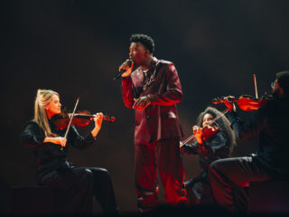 Claude in topvorm tijdens generale repetities