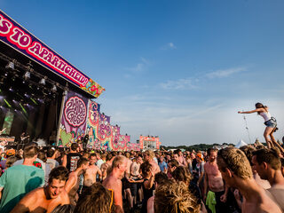 Zwarte Cross gooit tweede lading namen online