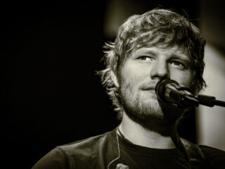 ‘Old Phone’ van Ed Sheeran is een trip terug naar wie je ooit was – durf jij ‘m aan te zetten?