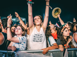 Join de Whatsapp Community van 3FM