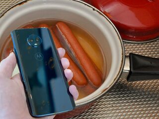 Festivalhorror: "Ik vond mijn telefoon terug in een pan met knakworstensap"