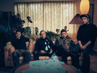 Fall Out Boy gaat terug naar de zeroes met nieuwe 3FM Megahit 'Love From The Other Side'