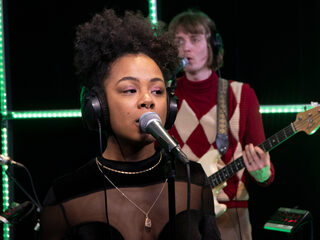 Gloednieuwe band Future Husband in de 3FM Live Box