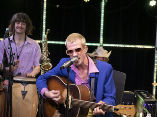 Son Mieux speelt 'Multicolor' in de 3FM Live Box