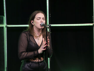 Daimy Lotus met 'Over You' in de 3FM Live Box