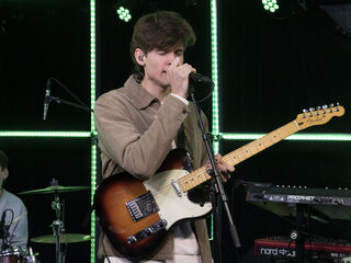 Blanks speelt 'Home Without A Heart' in de 3FM Live Box