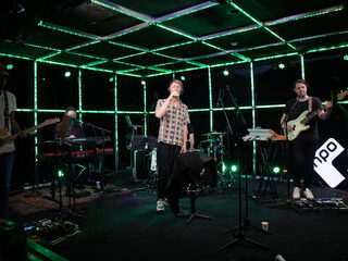 Chef'Special speelt 3FM Megahit 'Superman' in de 3FM Live Box