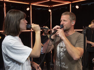 MEAU & Racoon live met 'Dans M'n Ogen Dicht' in de 3FM Live Box