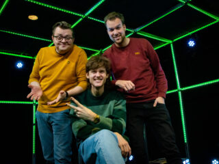 Blanks speelt Zeroes cover van 'Fireflies' in de 3FM Live Box