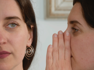 #OpenUp van Eefje de Visser: "We moeten ons minder richten op self-love en meer op elkaar"