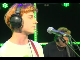 3FM Talent Banji met 'TalkieWalkie' in de 3FM Live Box