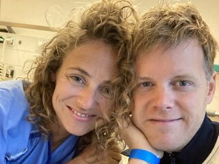 Lex Uiting maakt podcastserie 'De Tumor Tapes' over de baarmoederhalskanker van zijn vriendin Susan
