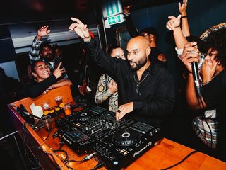 Volg ADE21 op de voet via 3voor12