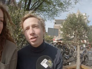 Jongen wordt keihard afgewezen tijdens zingen 'I Kissed A Girl'