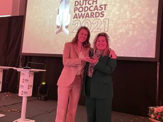 De Lesbische Liga wint een Dutch Podcast Award 2021!