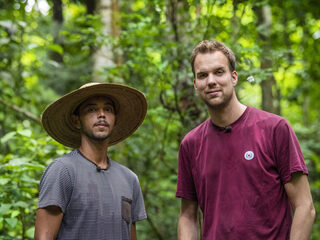 3FM-dj Wijnand spreekt Rogério (23) in het beschermde Chico Mendes reservaat