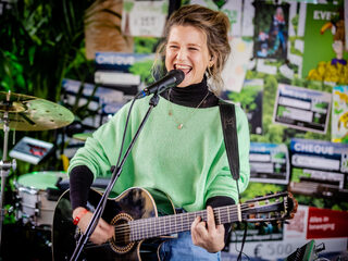 Selah Sue te gast in het Glazen Huis: “Ik wil heel graag weer in Nederland spelen”