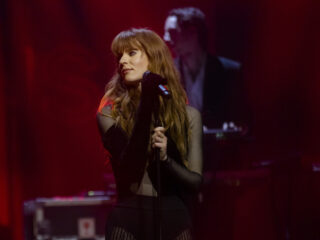 MEROL zwaait het patriarchaat vaarwel (met een dikke middelvinger)