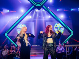 S10 & Froukje met 'Zonder Gezicht' tijdens de 3FM Awards