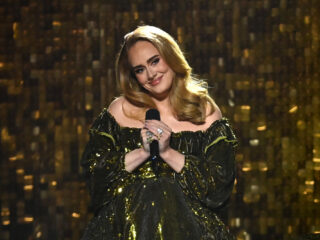 Adele stopt show omdat fan wordt lastiggevallen