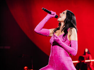 Glitters en alleen maar hits bij Dua Lipa in de Ziggo Dome