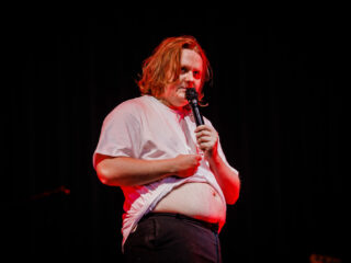 5x bewijs dat Lewis Capaldi een social media-legend is