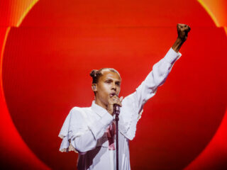 Stromae terug met nieuwe muziek én koninklijke onderscheiding