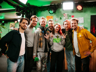 De jongens van Streetlab op bezoek in het Glazen Huis