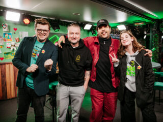 Dennis Weening en Goldband-zanger Boaz zijn de eerste Nachtgasten bij het Glazen Huis