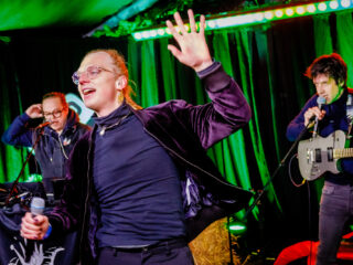 Bied mee op GEITENyoga met Prins S. en De Geit