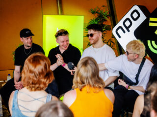 3FM Backstage: Only The Poets verrassen fans met Q&A