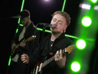 De Veiling is open met o.a. huiskamerconcert van Only The Poets