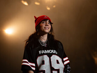 Billie Eilish' debuutalbum bestaat 5 jaar! Kom het vieren bij de VoorAan listening party!